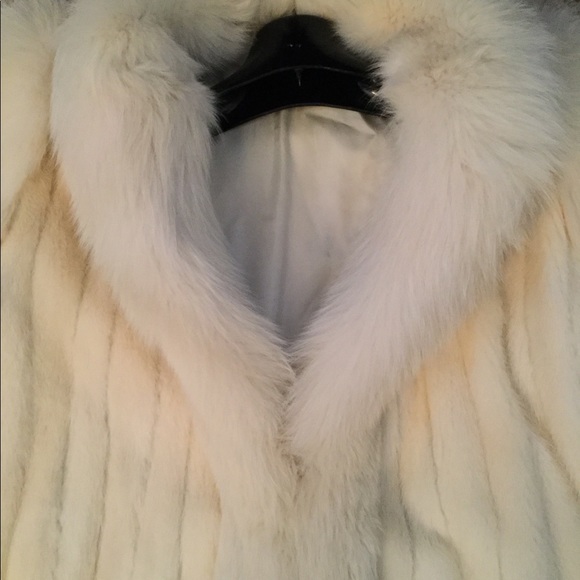 Sold!! ELEGANT BEMBERG WHITE FOX MINK FUR COAT - Picture 2 of 8